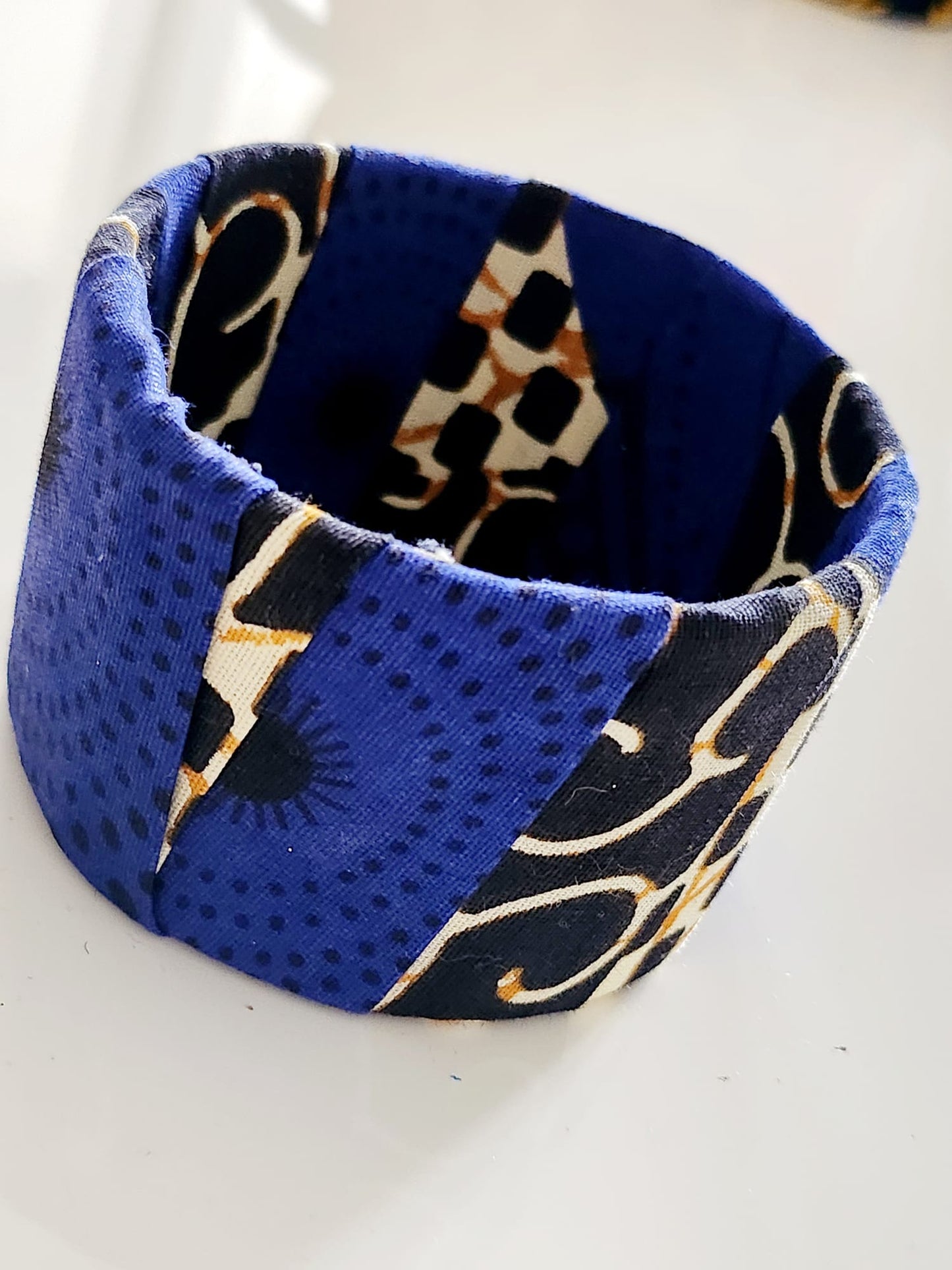 Bracelet/manchette en wax "Gül"
