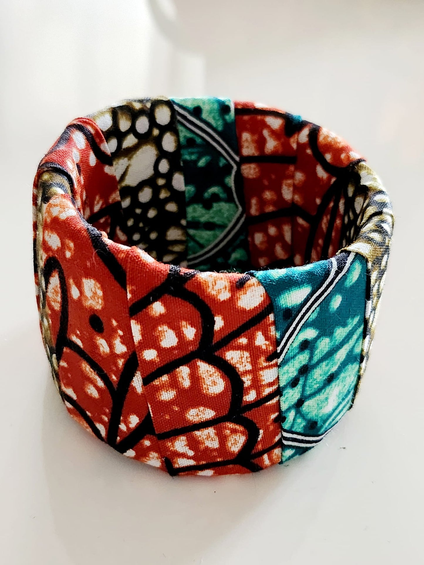 Bracelet/manchette en wax "Gül"