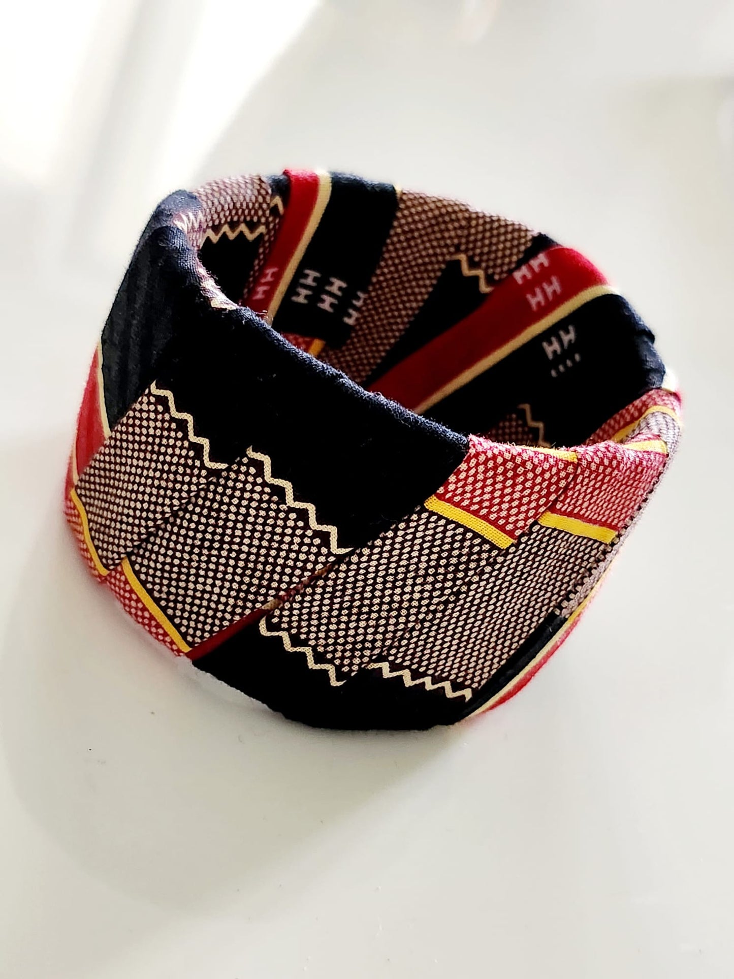 Bracelet/manchette en wax "Gül"