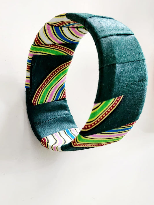 Bracelet/manchette en wax "Gül"